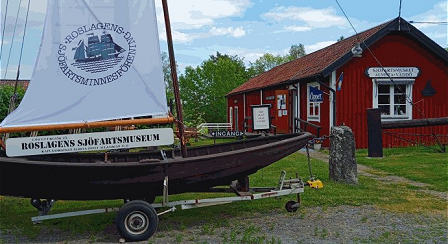 Entré till museet och vår reklambåt som normalt är placerad i Älmsta.